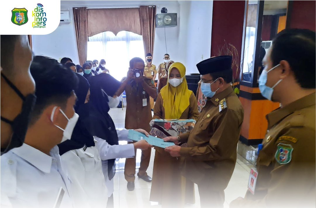 Serahkan SK PPPK, Bupati Pasangkayu Ingatkan Tak Berpikir Pindah Tugas ke Daerah Lain